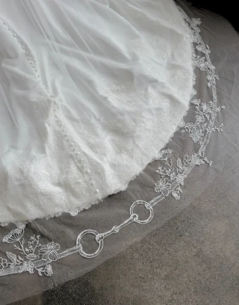 The English Reins with Snaffle Bit Cathedral #4 thumbnail