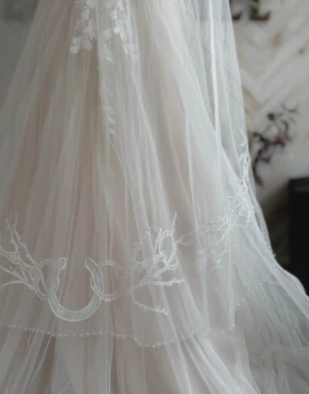 The Equestrian Signature with Pearls Waltz #6 thumbnail