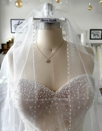 The Equestrian Signature with Pearls Waltz #4 thumbnail